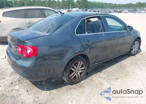 2007 Volkswagen Jetta 2.5 z USA, uszkodzony, nr VIN 3VWRF71K67M131095